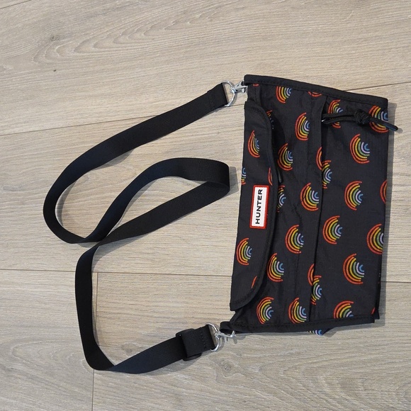 Hunter Crossbody Bag - Picture 3 of 4